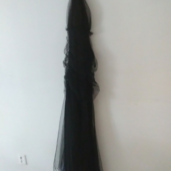 Cache Gown - Picture 3 of 16